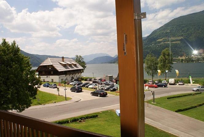 Fruehstueckspension "Schlosswirt" Ossiach Szoba fotó